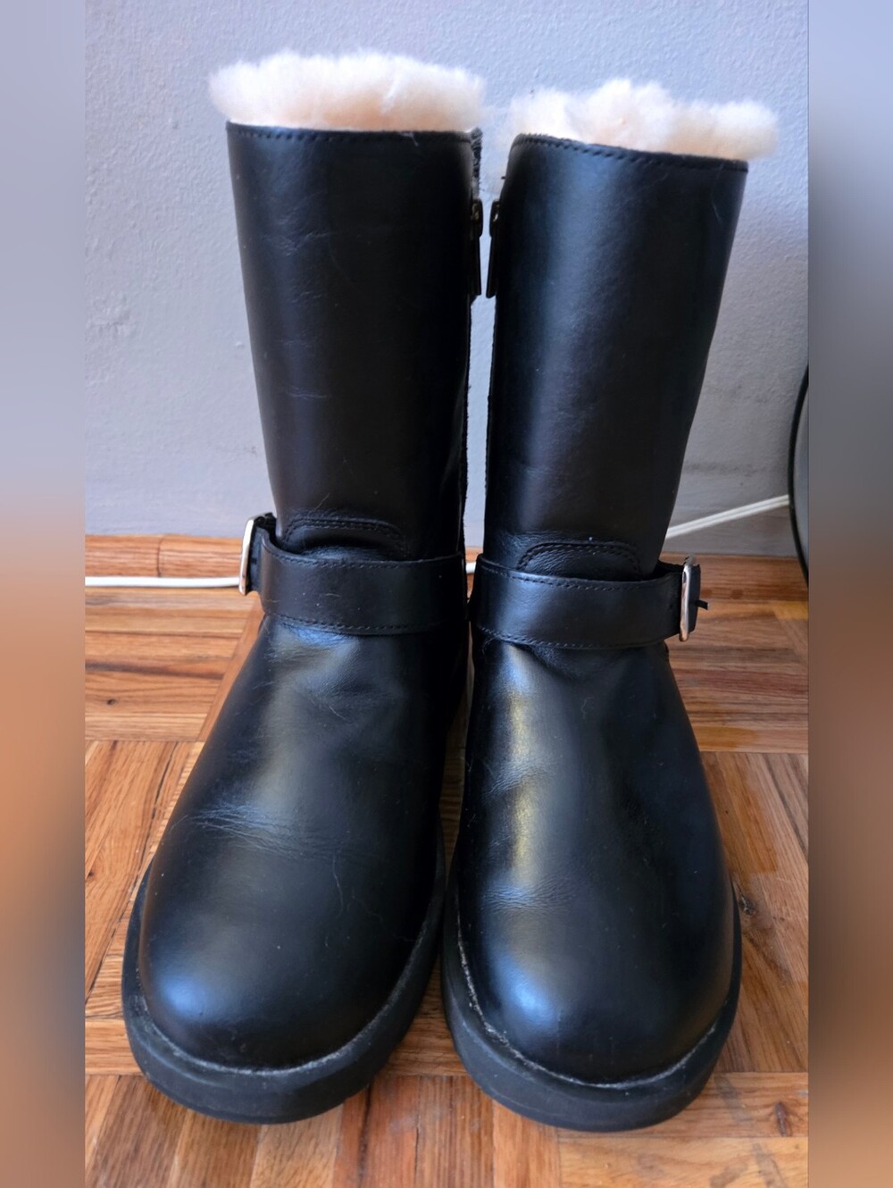 UGG Breida Boots Arctic Grip Size 8 - Picture 3 of 11